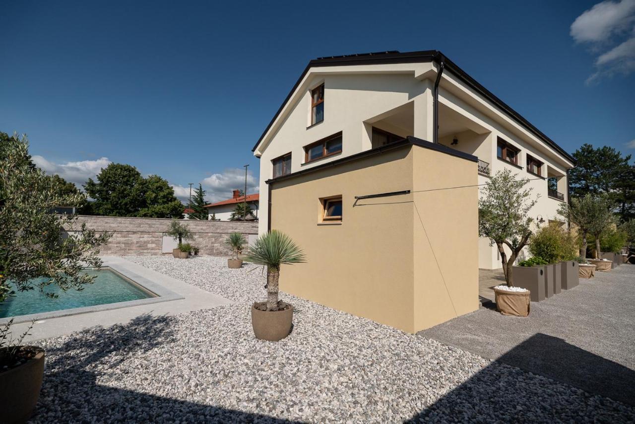 Apartments Kras 24 With Pool Сезана Экстерьер фото