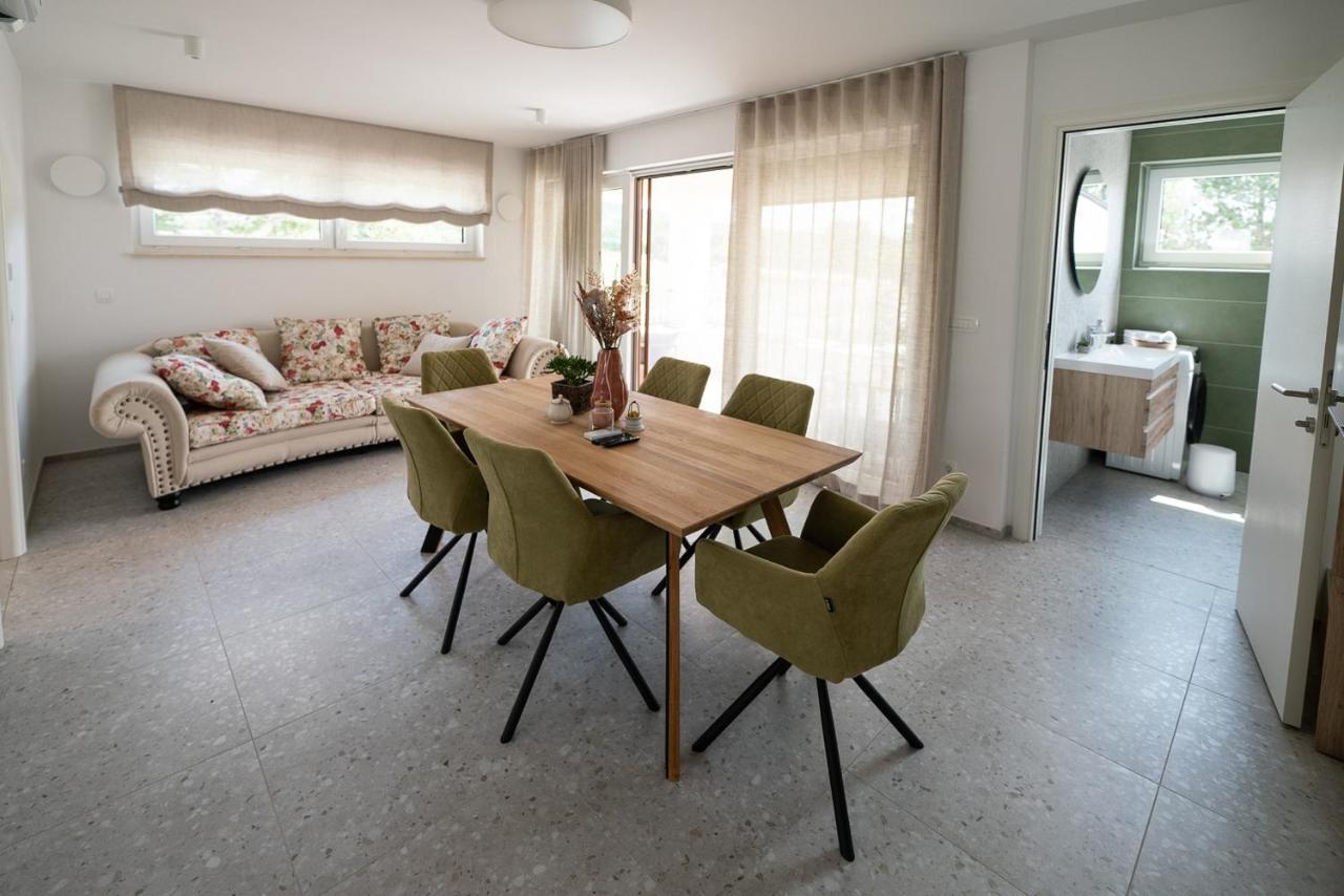 Apartments Kras 24 With Pool Сезана Экстерьер фото