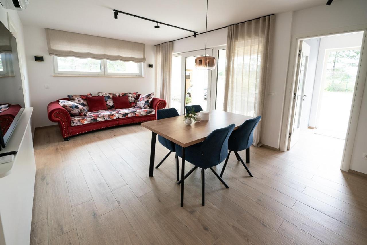 Apartments Kras 24 With Pool Сезана Экстерьер фото