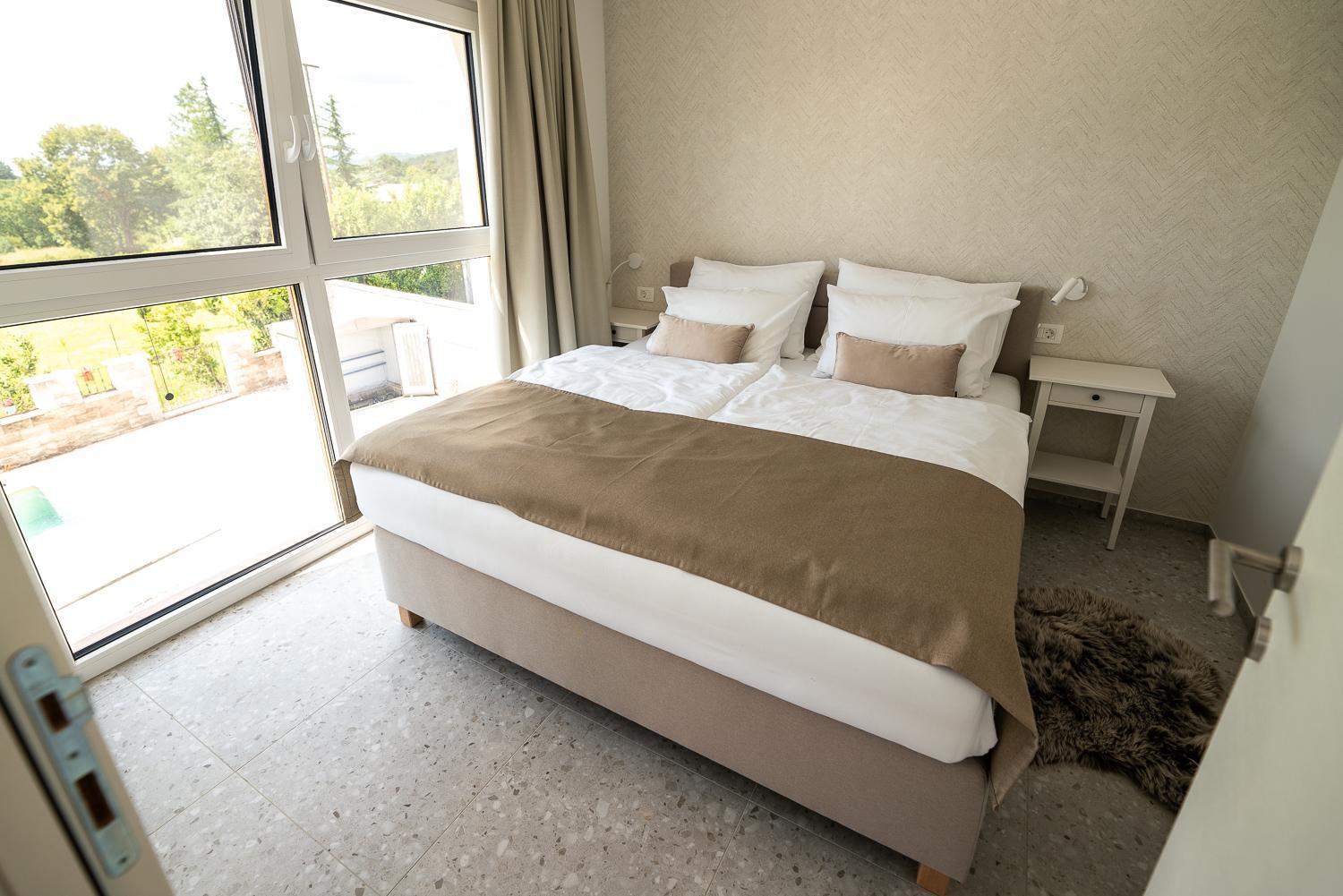 Apartments Kras 24 With Pool Сезана Экстерьер фото